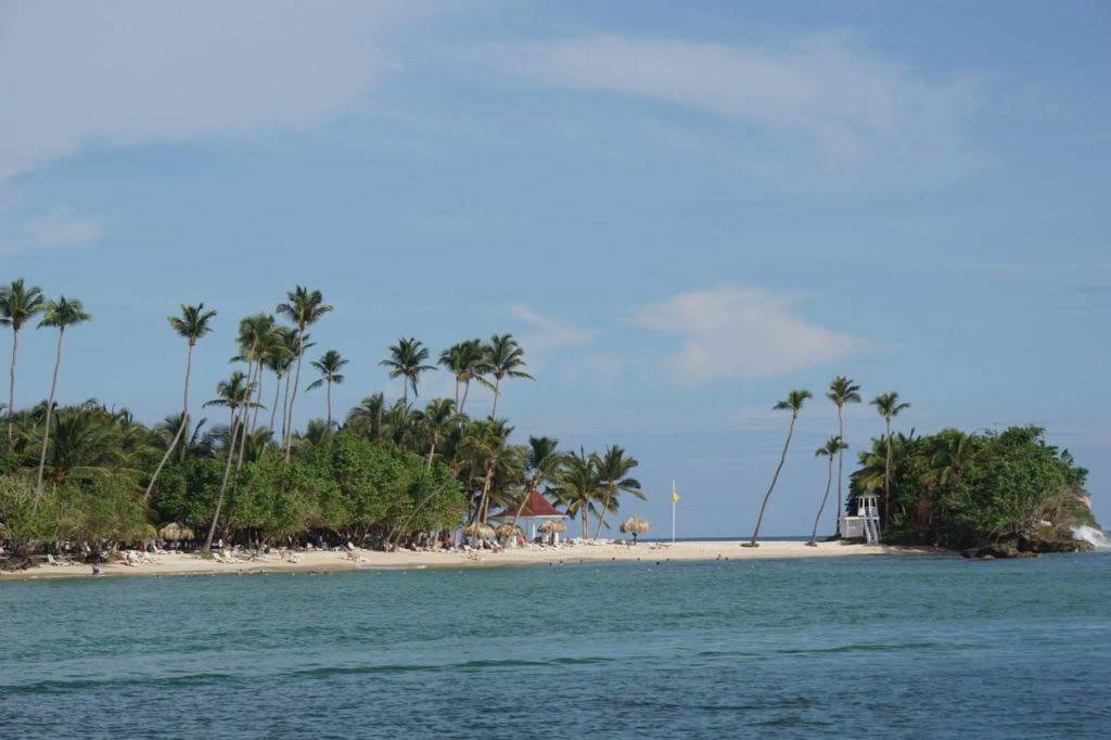 Santo Domingo Airport to Cayo Levantado 